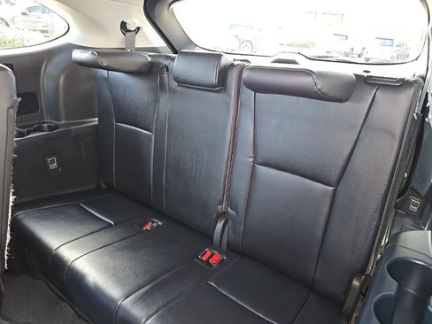 Used 2024 Toyota Highlander XLE image 24