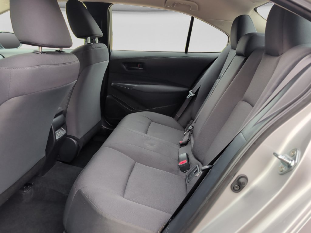 Used 2025 Toyota Corolla LE FWD image 31