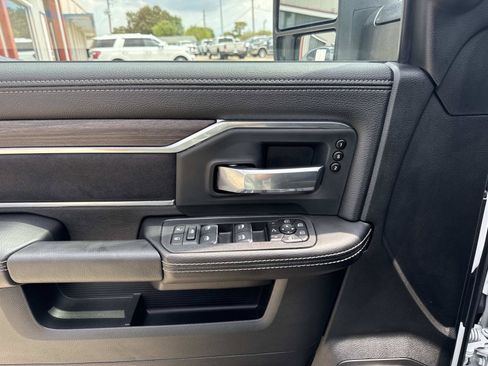 Used 2026 RAM 2500 Laramie AWD/4WD image 19