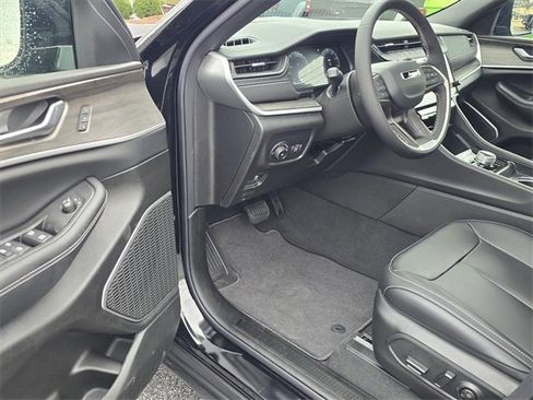 New 2026 Jeep Grand Cherokee Limited image 4