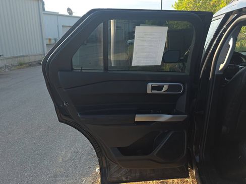 Used 2023 Ford Explorer XLT w/ Equipment Group 202A AWD/4WD image 12