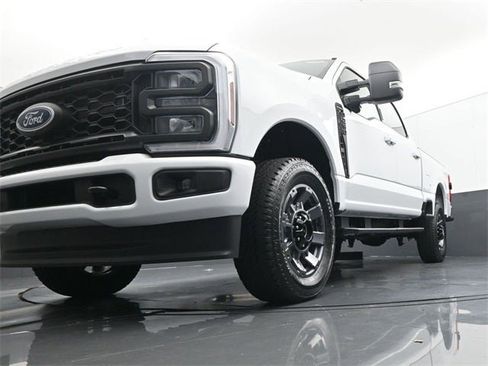Used 2024 Ford F250 Lariat w/ Sport Appearance Package image 29