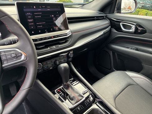 Used 2023 Jeep Compass Trailhawk image 25