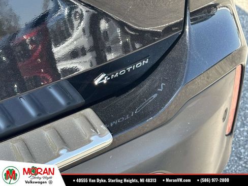Used 2025 Volkswagen Tiguan SE w/ Panoramic Sunroof Package AWD/4WD image 10