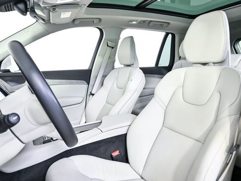 Certified 2023 Volvo XC90 B6 Plus w/ Protection Package Premier AWD/4WD image 7