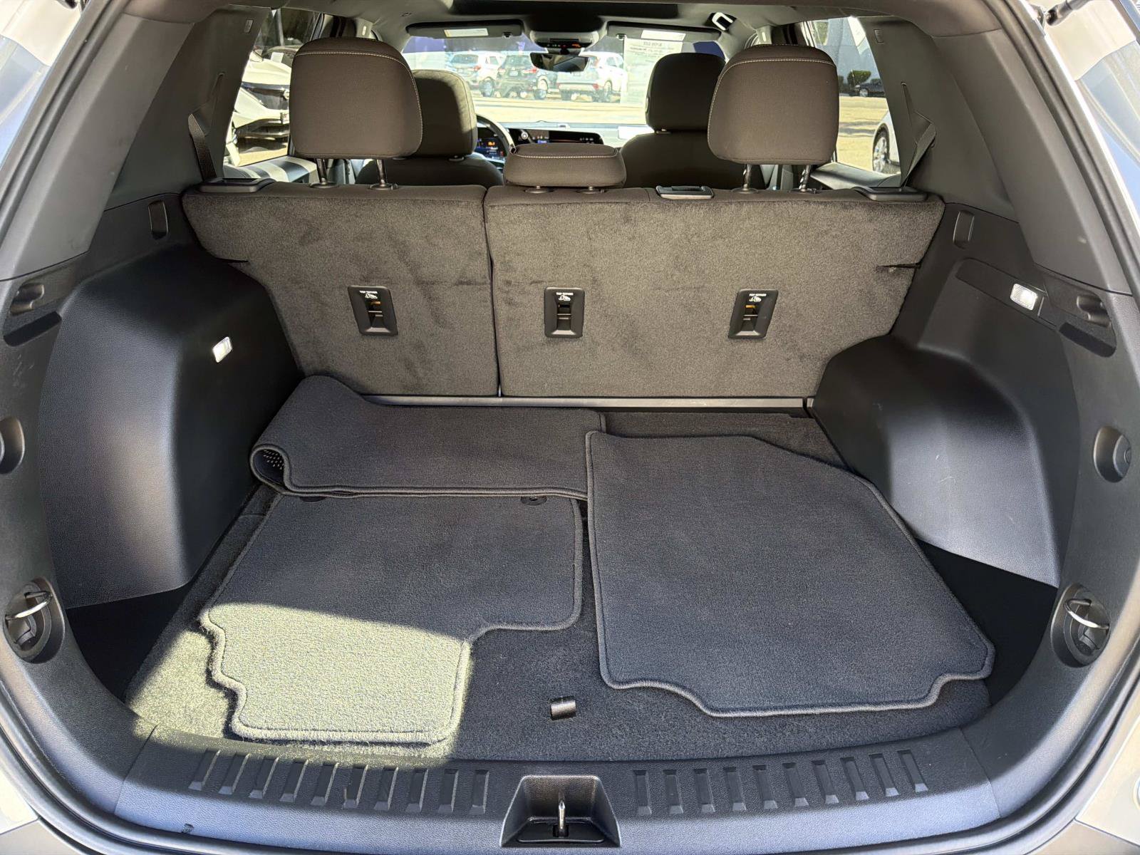 Used 2025 Chevrolet Equinox LT w/ Safety and Technology Package FWD image 5