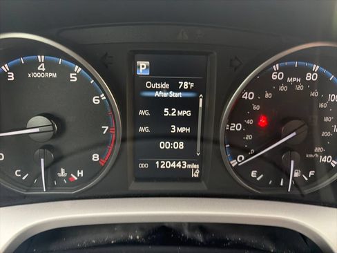 Used 2017 Toyota RAV4 LE w/ Carpet Mat Package AWD/4WD image 25