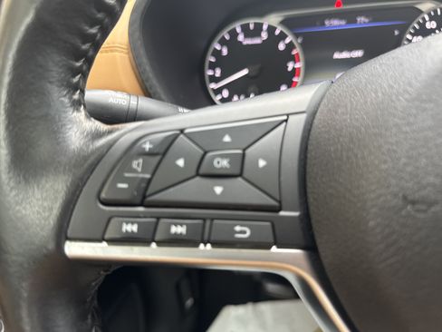 Used 2023 Nissan Sentra SV w/ SV Premium Package FWD image 17