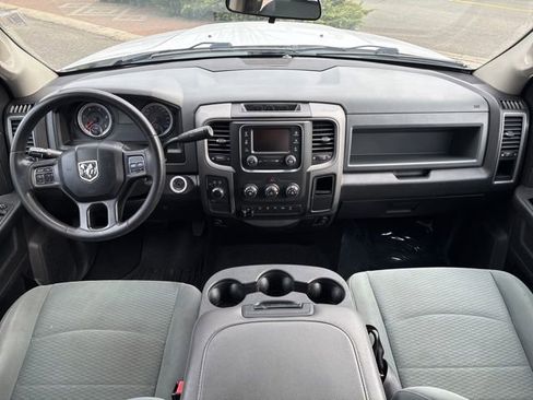 Used 2018 RAM 2500 Tradesman w/ Chrome Appearance Group image 17