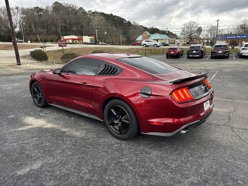 Used 2019 Ford Mustang Coupe image 5