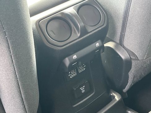 Used 2024 Jeep Wrangler Unlimited Sahara AWD/4WD image 46