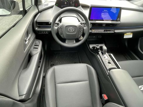 New 2026 Toyota Prius FWD image 9