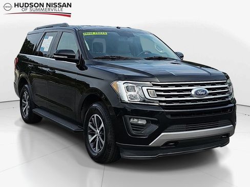 Used 2018 Ford Expedition XLT w/ Equipment Group 201A AWD/4WD image 1