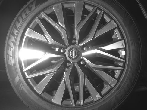 Used 2025 Nissan Altima 2.5 SV FWD image 14