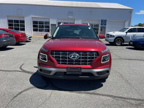 Used 2024 Hyundai Venue Limited FWD image 7