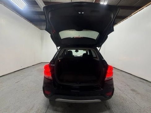 Used 2019 Chevrolet Trax LT FWD image 9