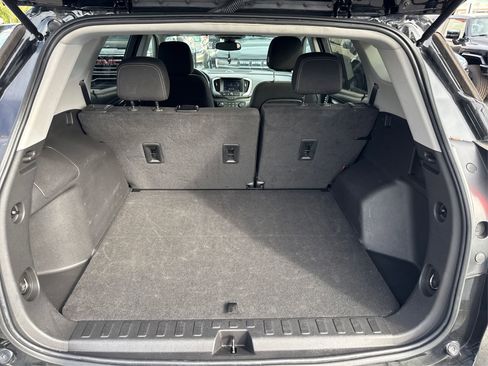 Used 2022 GMC Terrain SLE w/ Elevation Edition image 14