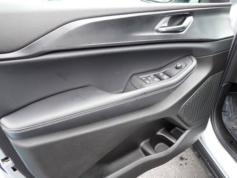 New 2025 Jeep Grand Cherokee L Altitude image 15