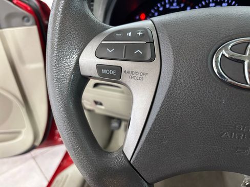 Used 2010 Toyota Camry XLE image 21