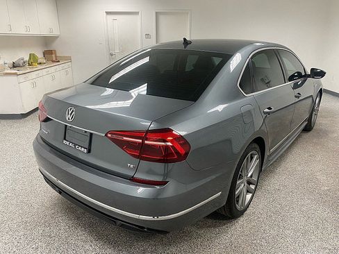 Used 2017 Volkswagen Passat 1.8T R-Line image 5