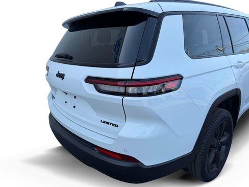 Used 2023 Jeep Grand Cherokee L Limited w/ Black Appearance Package image 5