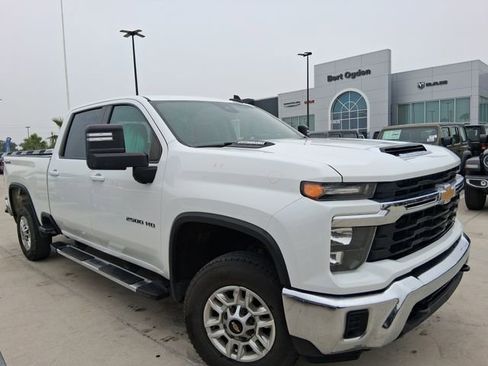 Used 2024 Chevrolet Silverado 2500 LT AWD/4WD image 1