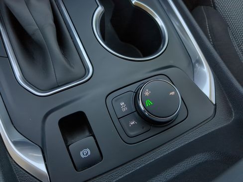 Used 2021 Chevrolet Traverse LT image 27