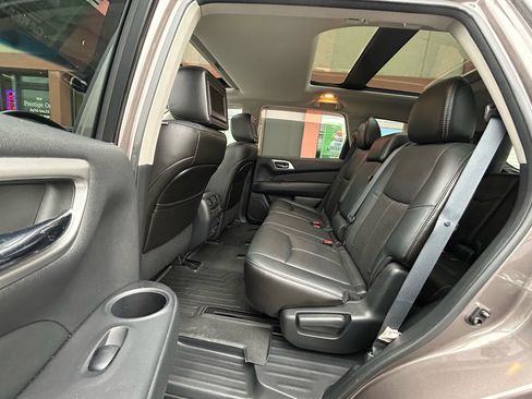 Used 2014 Nissan Pathfinder Platinum w/ Platinum Premium Package image 27
