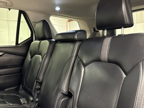 Used 2025 Honda Pilot EX-L image 13