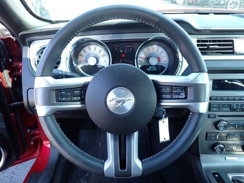 Used 2010 Ford Mustang GT Premium image 23