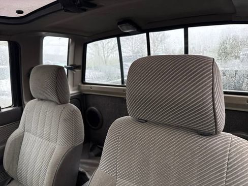 Used 1987 Nissan Pickup SE image 22