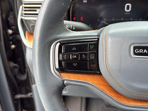 Used 2022 Jeep Grand Wagoneer Series III w/ Rear Seat Video Group 1 image 16