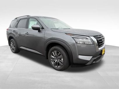 New 2025 Nissan Pathfinder SV w/ SV Premium Package