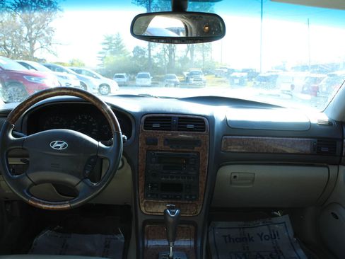 Used 2005 Hyundai XG350 L image 18