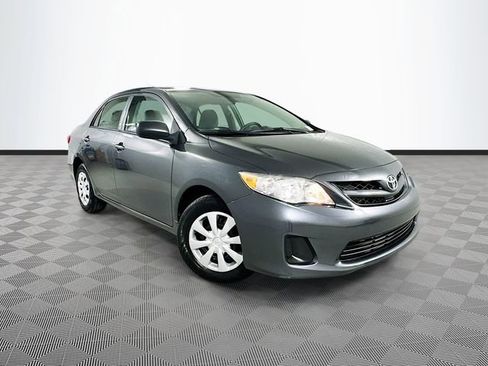 Used 2011 Toyota Corolla image 30