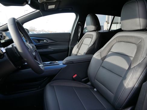 New 2026 Chevrolet Equinox EV LT image 4