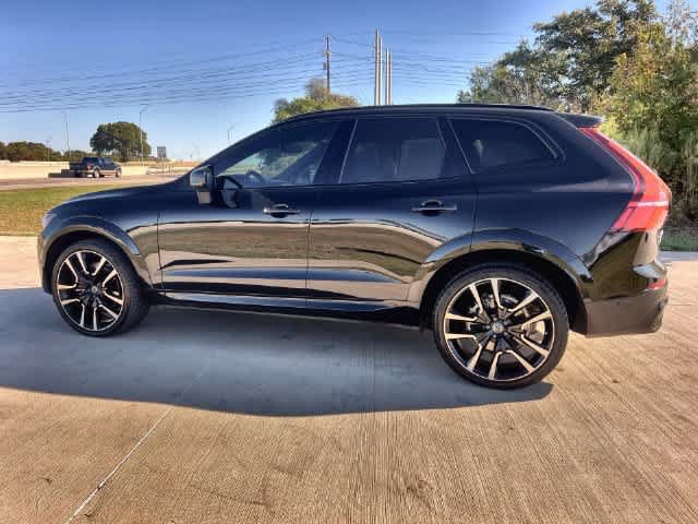 Used 2024 Volvo XC60 B5 Ultimate w/ Protection Package Premier AWD/4WD image 4