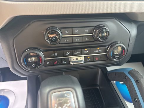 Used 2024 Ford Bronco Wildtrak AWD/4WD image 26