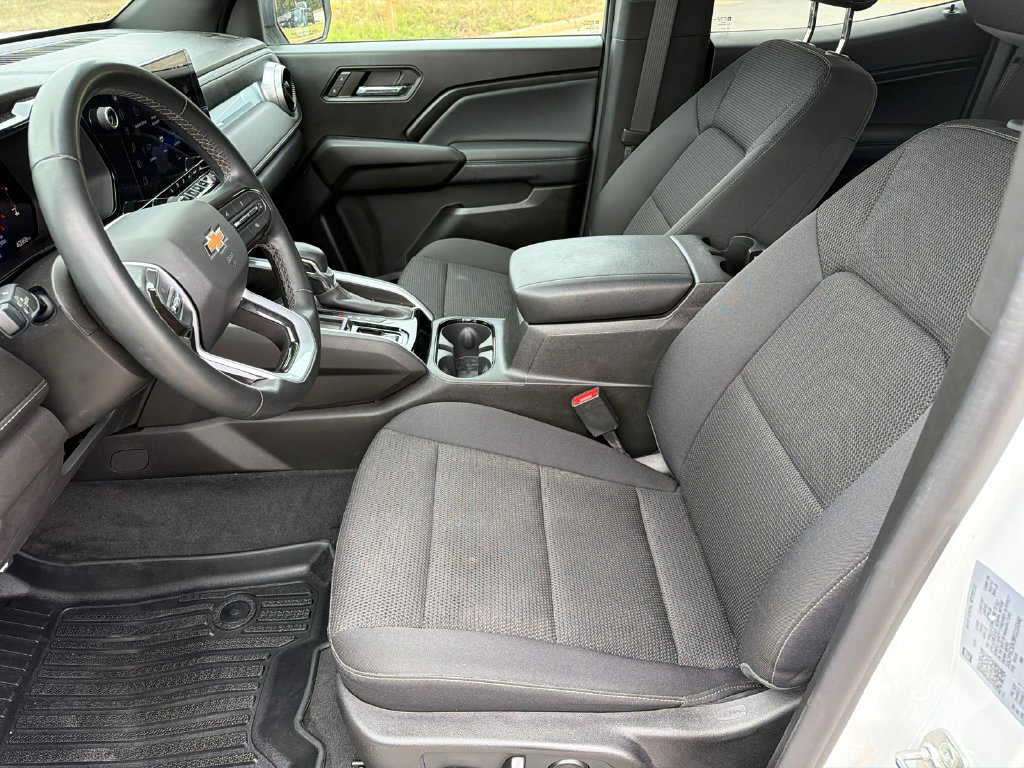 Used 2024 Chevrolet Colorado LT w/ LT Convenience Package II RWD image 9