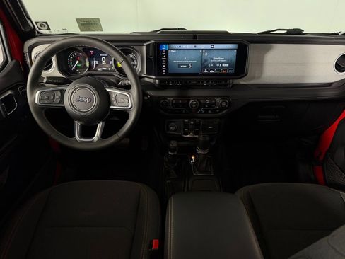 Certified 2025 Jeep Wrangler Unlimited Sahara w/ Safety Group image 13