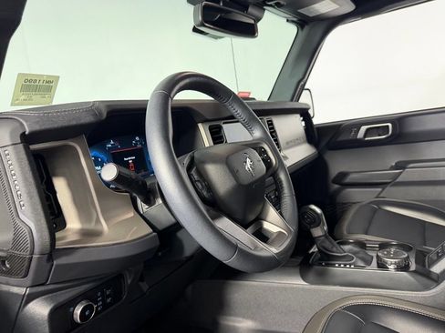 Used 2025 Ford Bronco Outer Banks AWD/4WD image 26