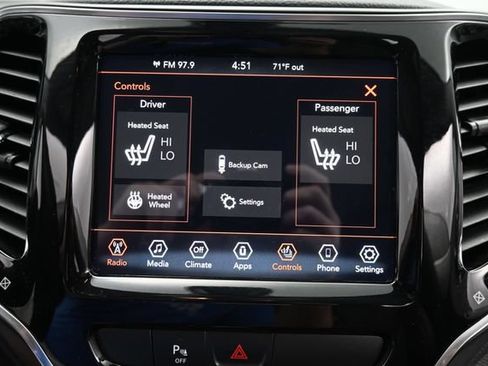 Used 2019 Jeep Cherokee Limited AWD/4WD image 18