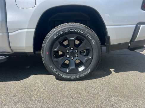 New 2026 RAM 1500 Express AWD/4WD image 9