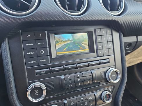 Used 2018 Ford Mustang Premium image 18