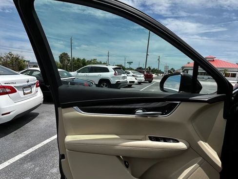 Used 2019 Cadillac XT5 FWD image 33