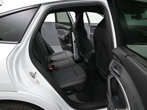 New 2026 Audi SQ5 Prestige image 13