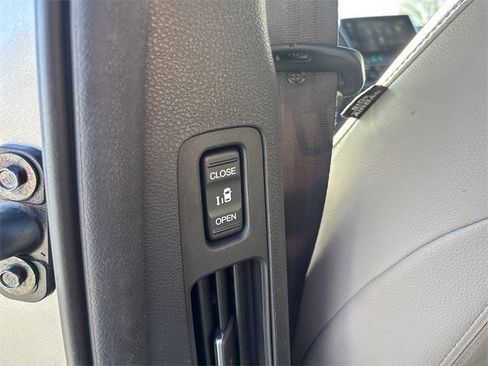 Used 2024 Honda Odyssey Touring image 17