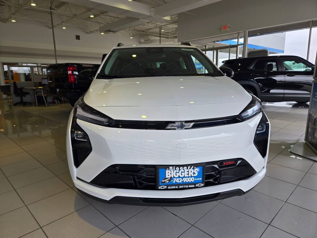 Used 2027 Chevrolet Bolt RS FWD image 2