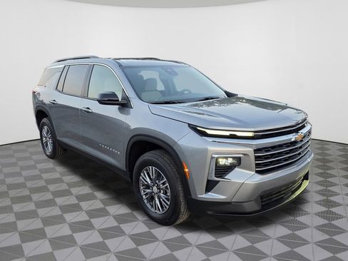 New 2026 Chevrolet Traverse LT w/ LPO, Floor Liner Package image 4