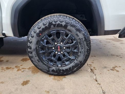 New 2026 GMC Canyon Elevation w/ Convenience Package RWD image 51